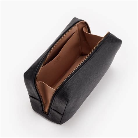 cuyana toiletry bag